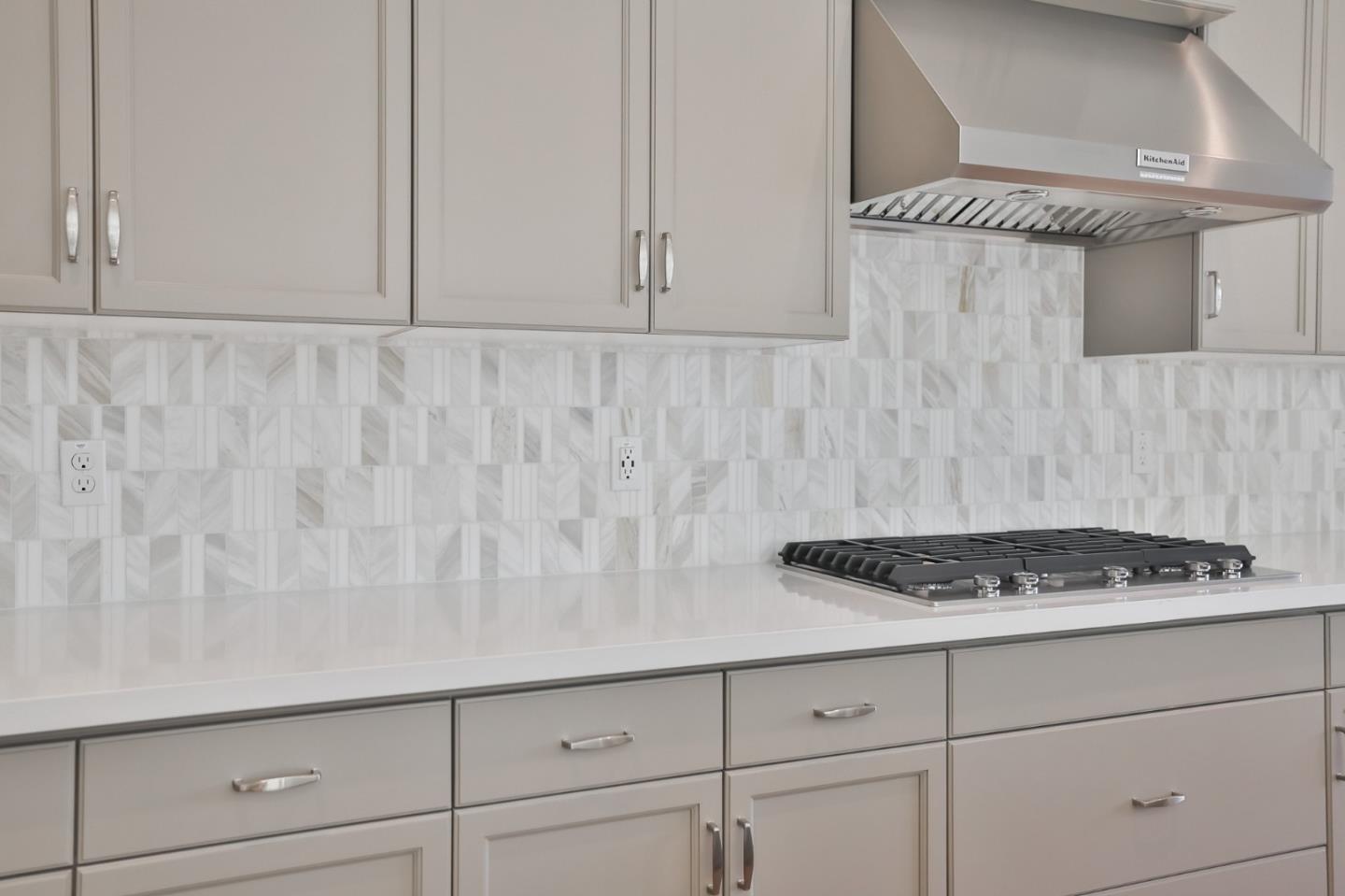 Detail Gallery Image 9 of 29 For 590 Santa Lucia Way, Marina,  CA 93933 - 3 Beds | 2/1 Baths