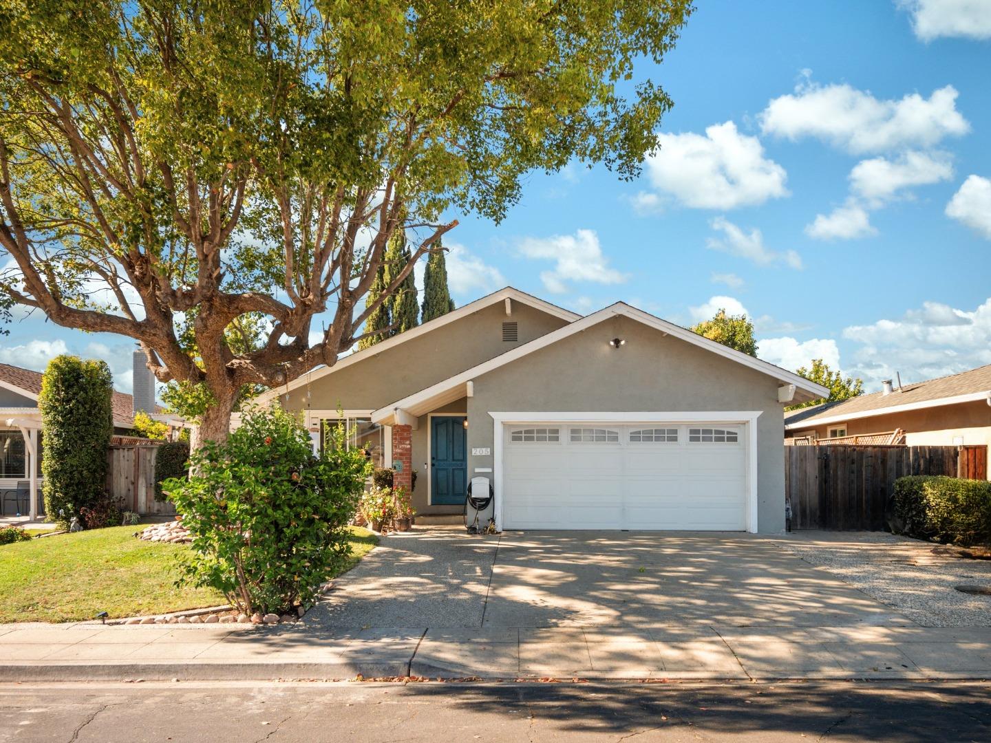 Detail Gallery Image 1 of 31 For 205 Evergreen Way, Milpitas,  CA 95035 - 3 Beds | 2 Baths