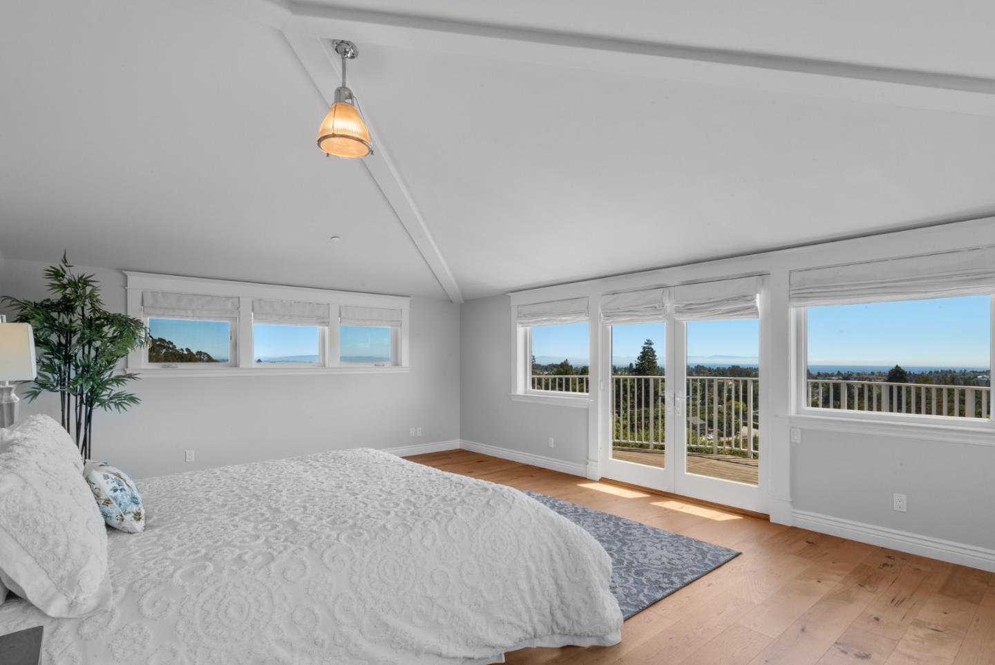 Detail Gallery Image 66 of 116 For 40 S Circle Dr, Santa Cruz,  CA 95060 - 4 Beds | 4/2 Baths