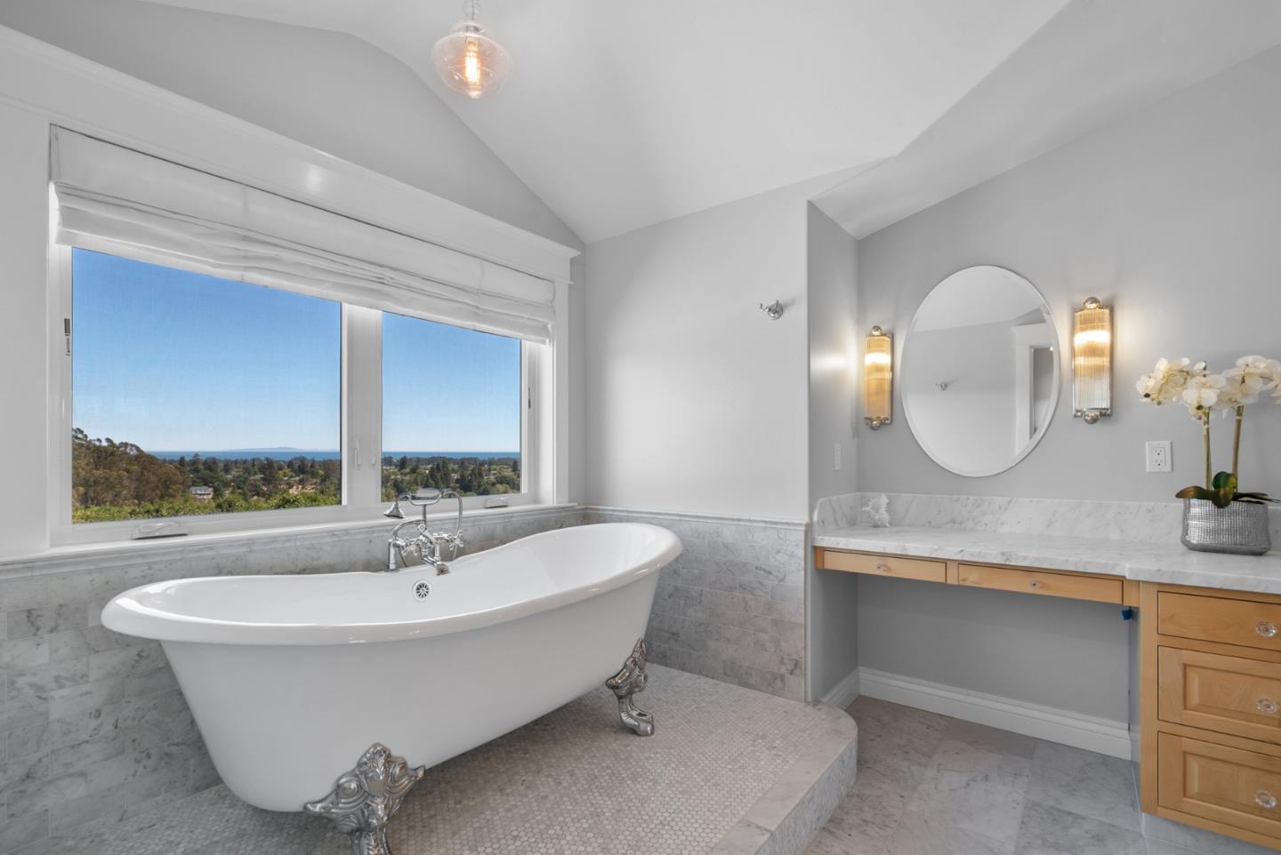 Detail Gallery Image 74 of 116 For 40 S Circle Dr, Santa Cruz,  CA 95060 - 4 Beds | 4/2 Baths