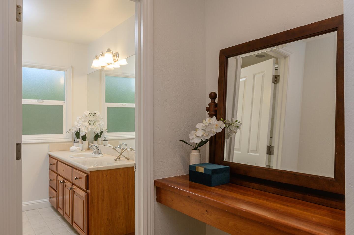 Detail Gallery Image 30 of 39 For 1280 Edgewood Rd, Redwood City,  CA 94062 - 3 Beds | 2 Baths