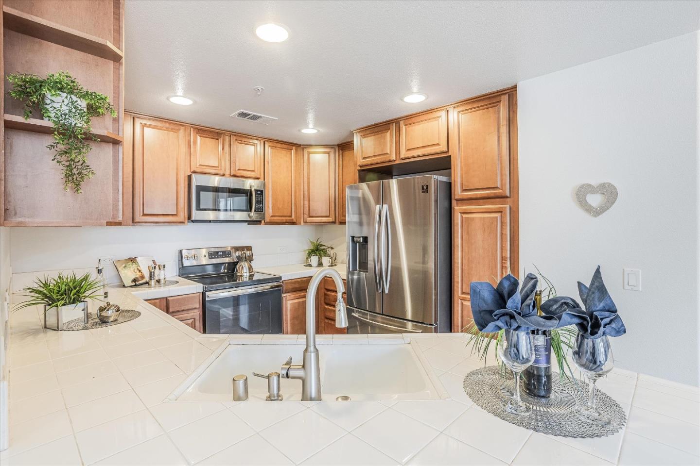 Detail Gallery Image 12 of 46 For 800 S Abel St #519,  Milpitas,  CA 95035 - 2 Beds | 2 Baths