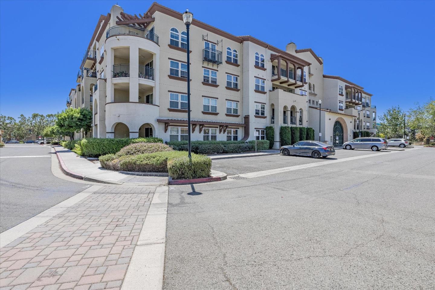 Detail Gallery Image 3 of 46 For 800 S Abel St #519,  Milpitas,  CA 95035 - 2 Beds | 2 Baths