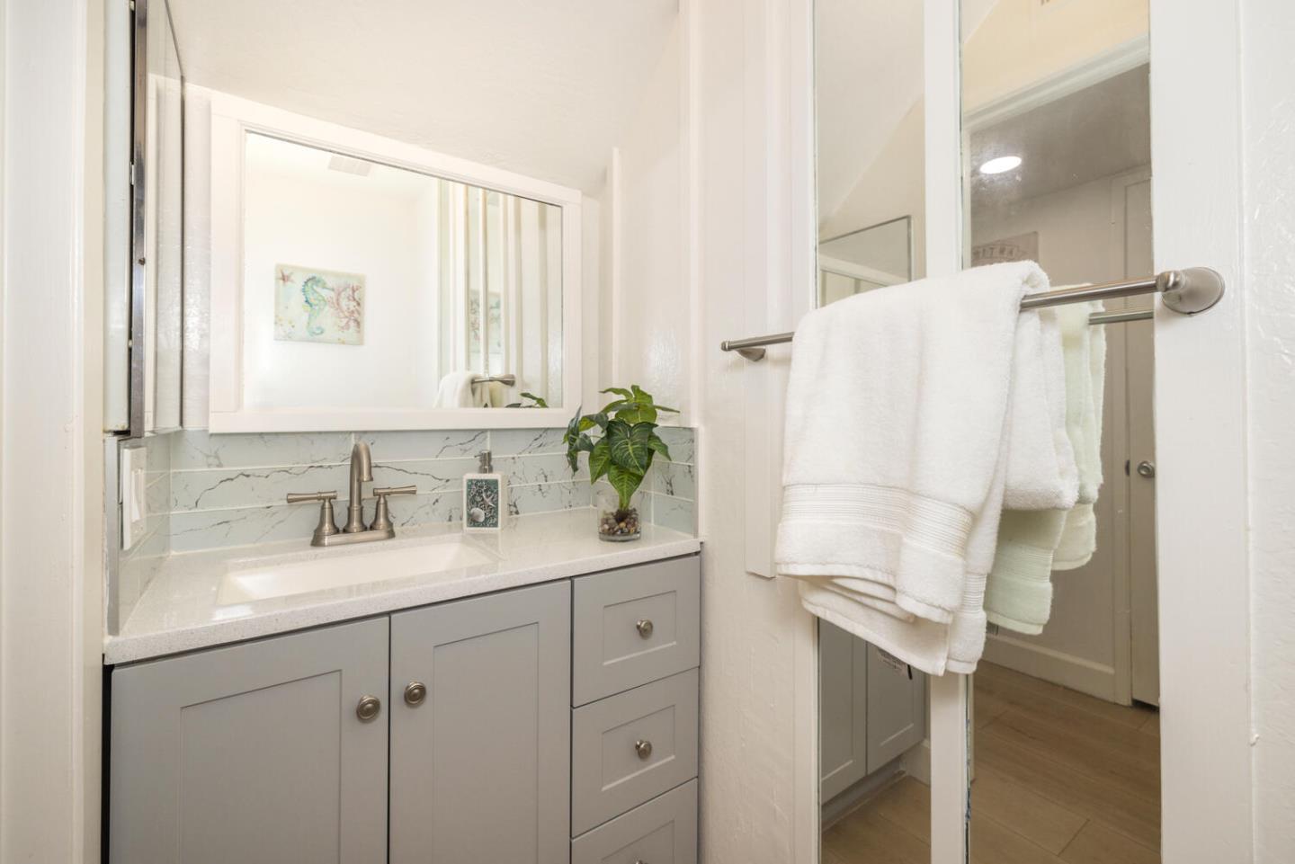 Detail Gallery Image 16 of 29 For 327 Catamaran St, Foster City,  CA 94404 - 3 Beds | 2/1 Baths