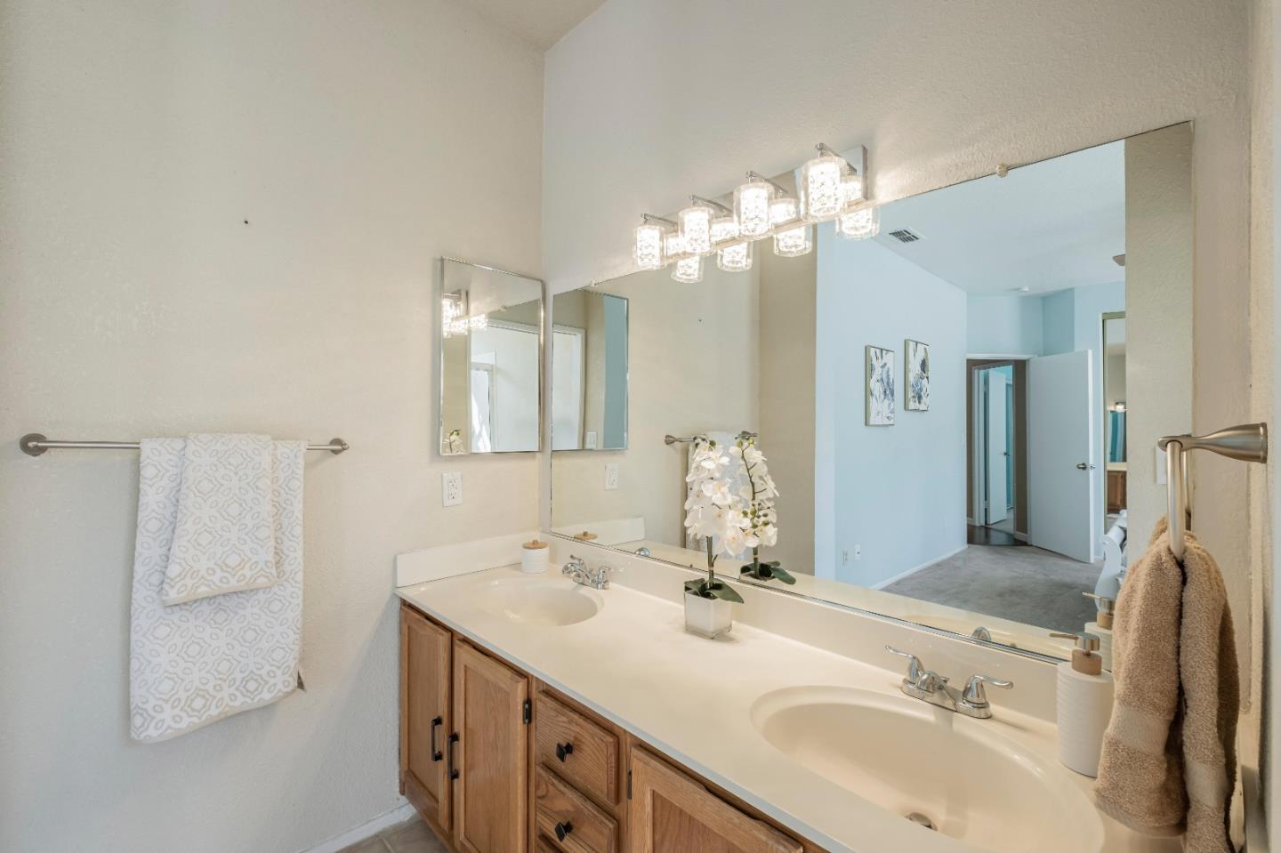 Detail Gallery Image 26 of 31 For 5220 Harbourglen Way, Elk Grove,  CA 95758 - 3 Beds | 2 Baths