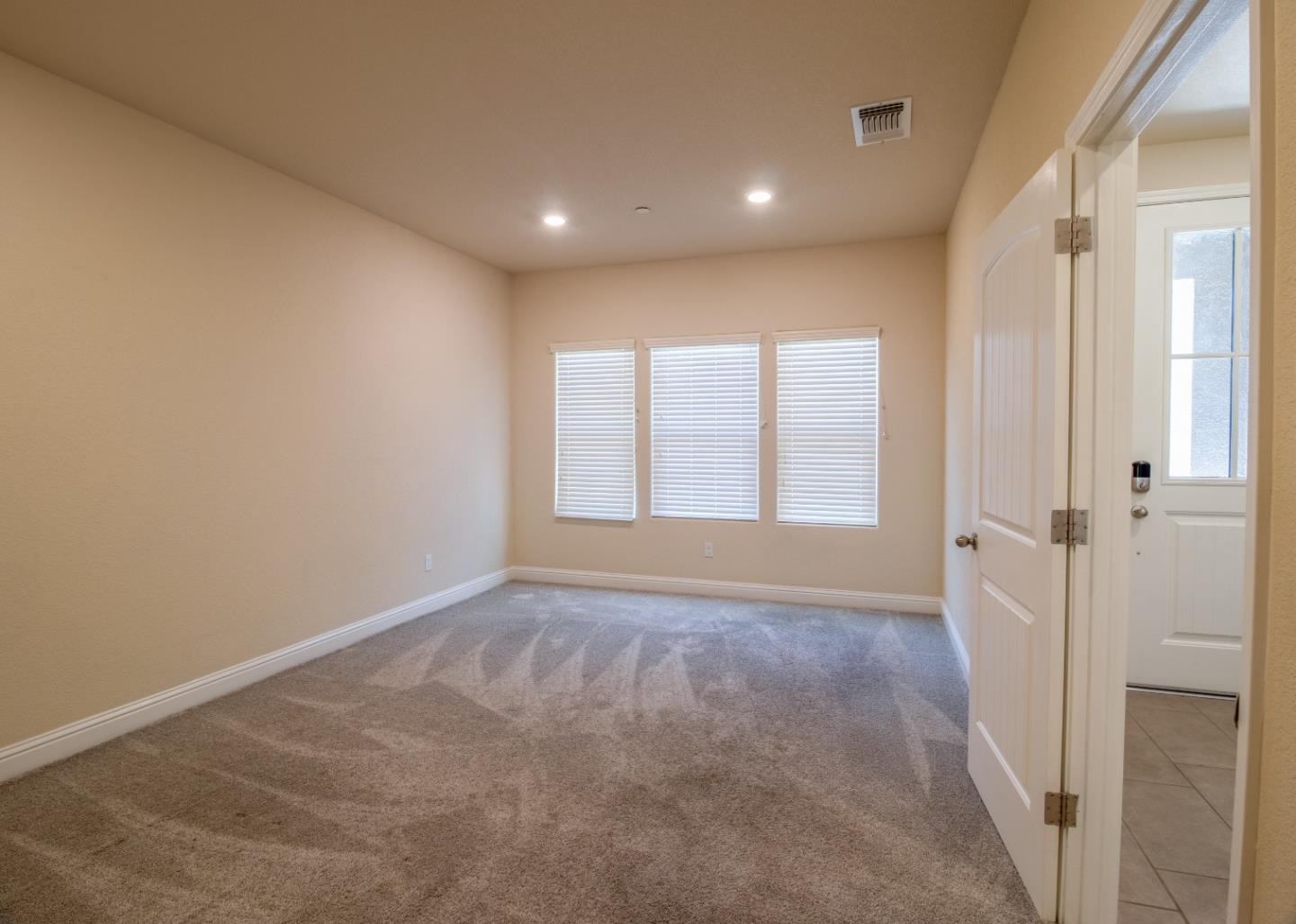 Detail Gallery Image 11 of 29 For 133 Royce Ln, Merced,  CA 95348 - 3 Beds | 2 Baths