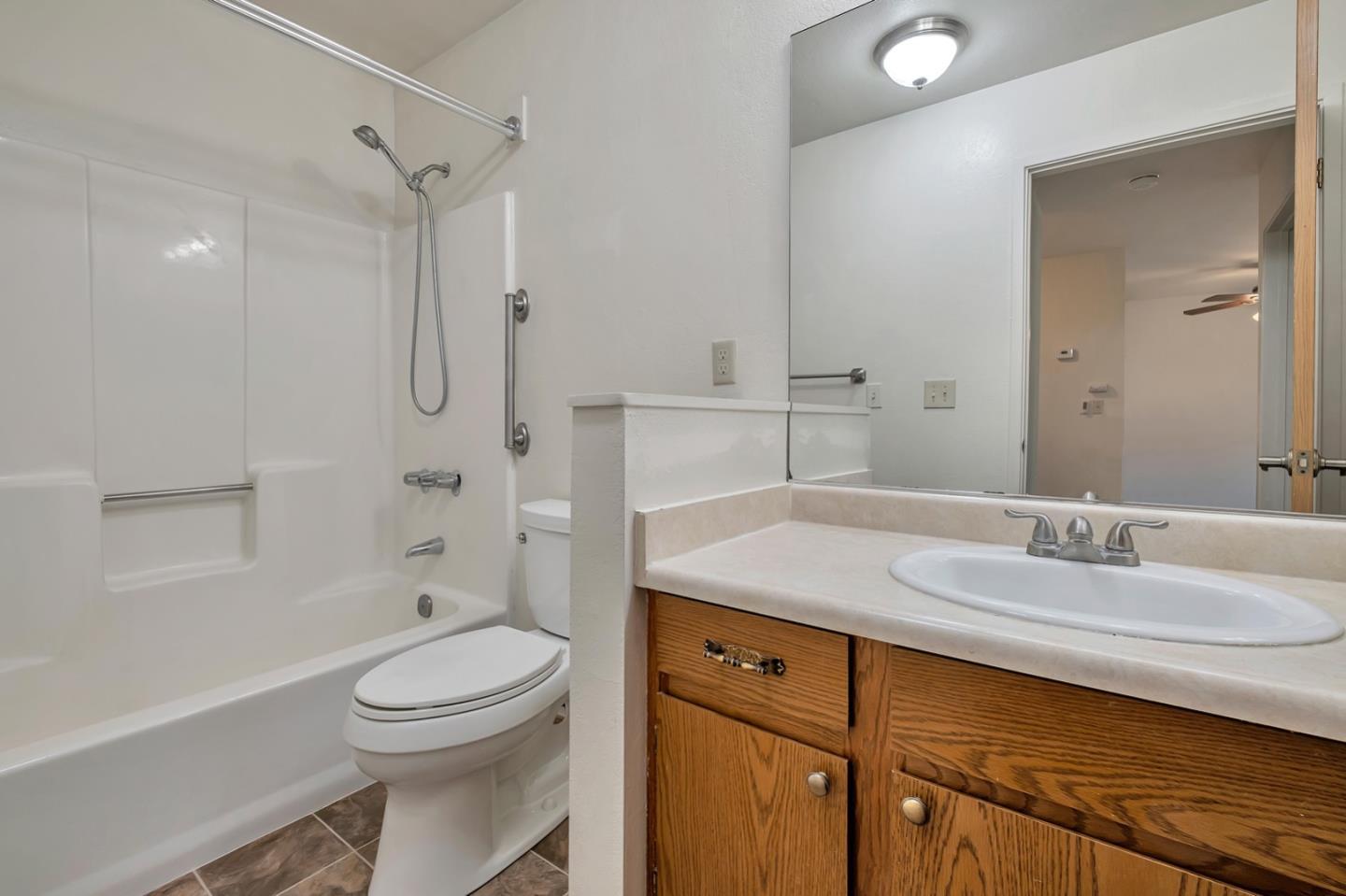 Detail Gallery Image 8 of 14 For 203 Vista Prieta Ct, Santa Cruz,  CA 95062 - 1 Beds | 1 Baths