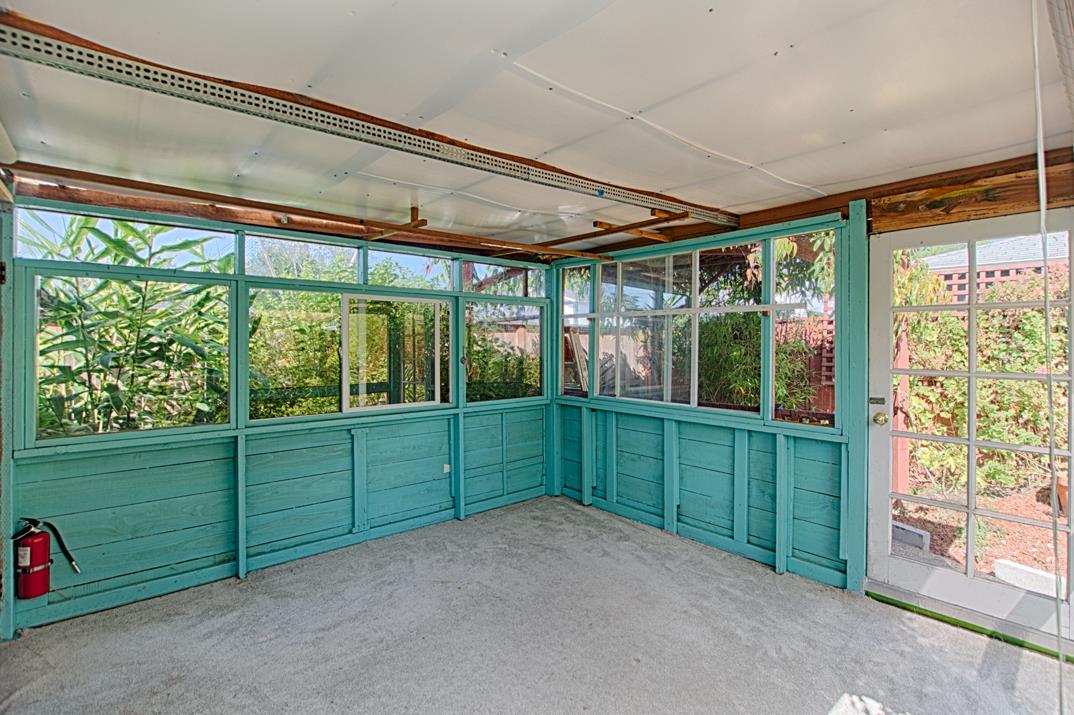 Detail Gallery Image 21 of 23 For 940 32nd Ave, Santa Cruz,  CA 95062 - 4 Beds | 2 Baths