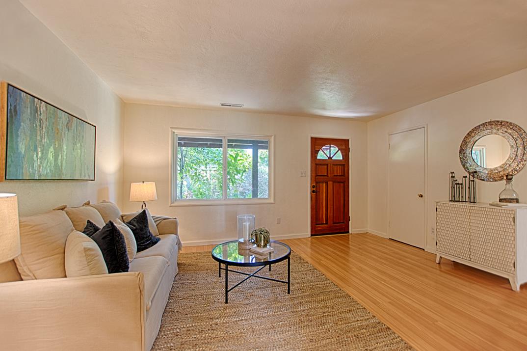 Detail Gallery Image 8 of 23 For 940 32nd Ave, Santa Cruz,  CA 95062 - 4 Beds | 2 Baths