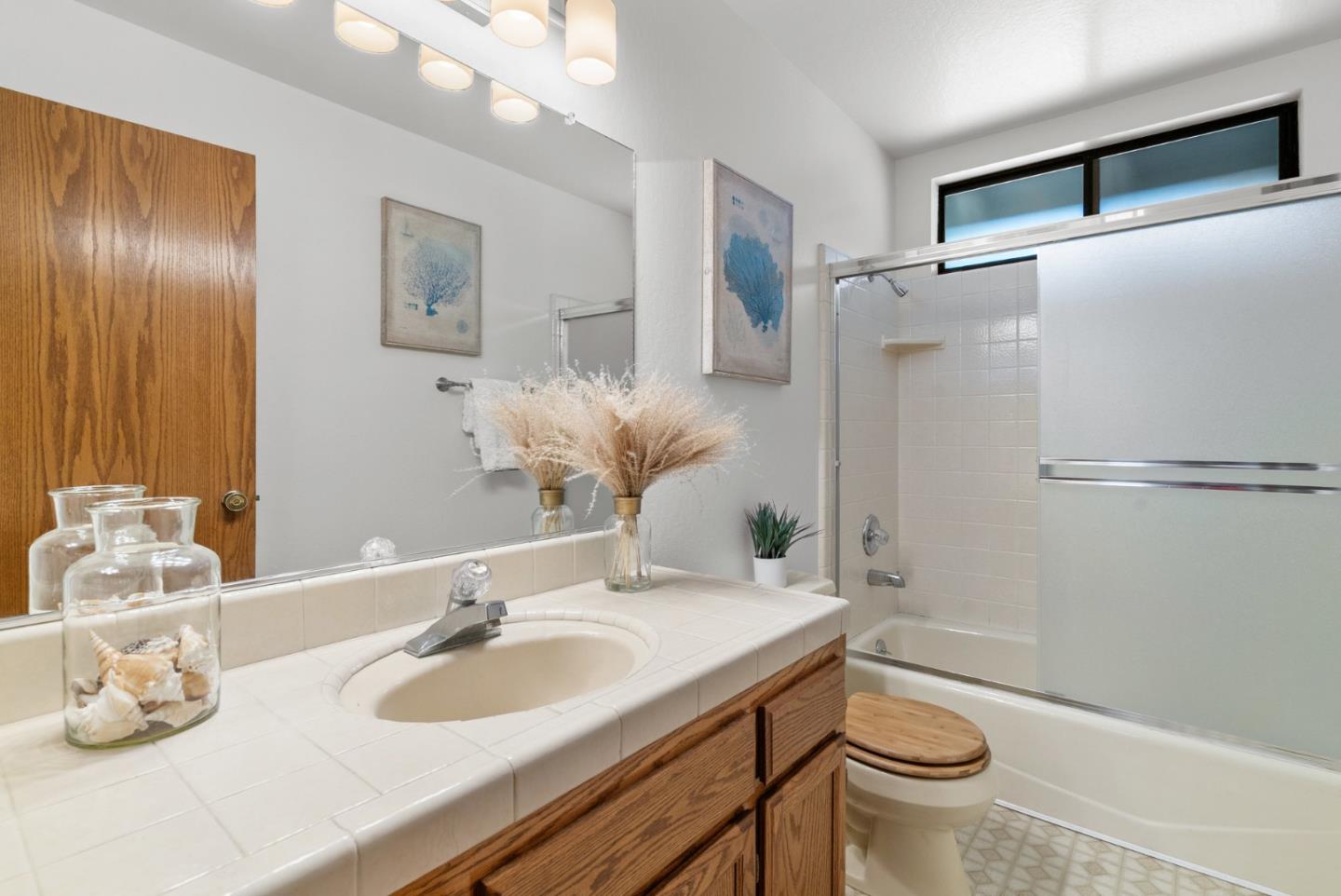 Detail Gallery Image 13 of 41 For 607 Burlingame Ave, Capitola,  CA 95010 - 2 Beds | 2 Baths