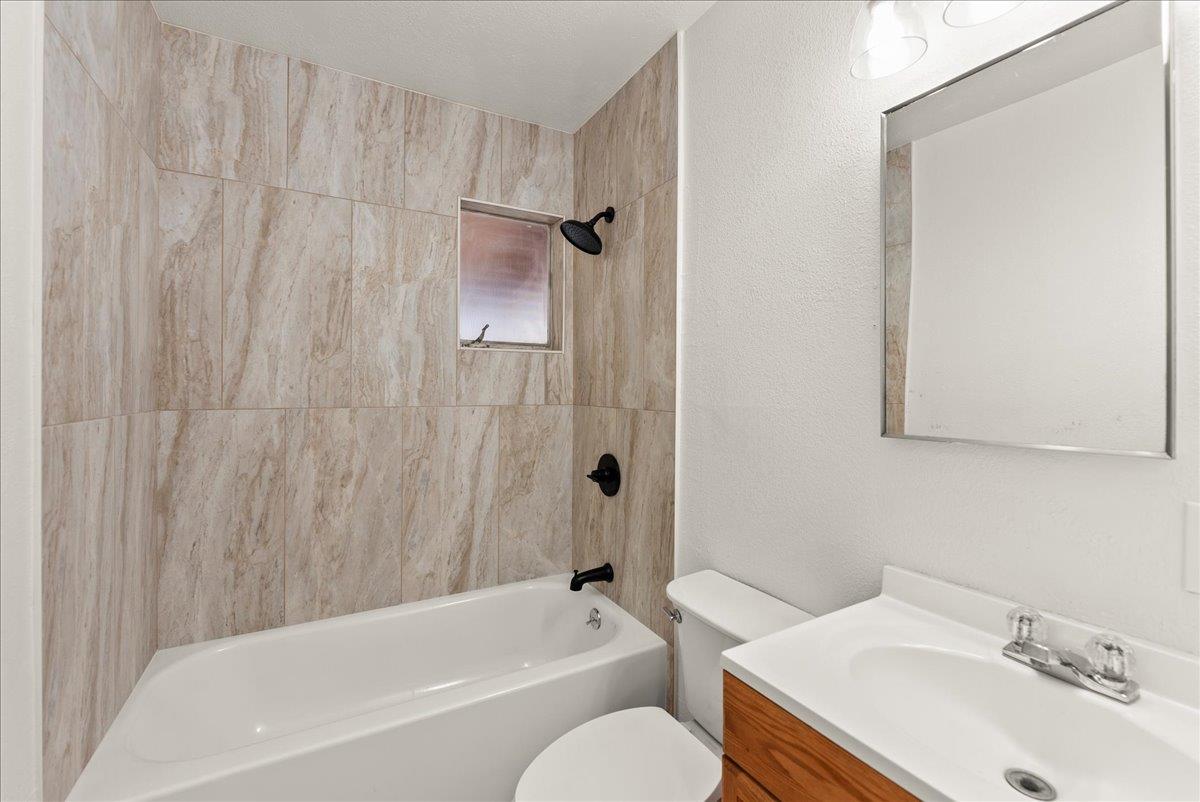 Detail Gallery Image 11 of 18 For 2754 Twin Oaks Ln, San Jose,  CA 95127 - 3 Beds | 2 Baths