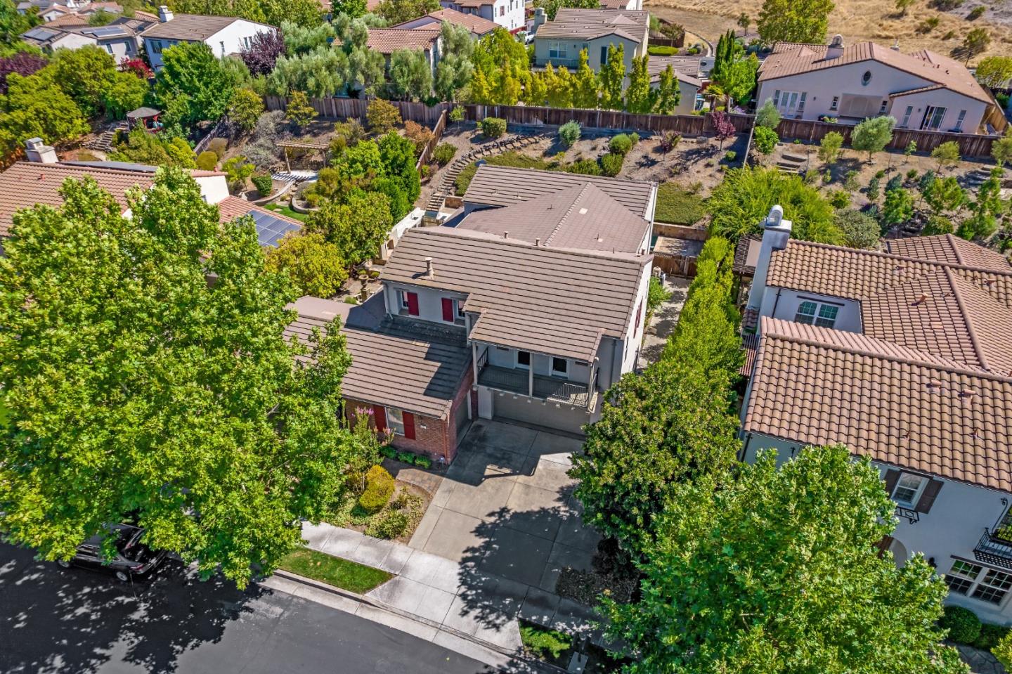 Detail Gallery Image 3 of 48 For 6001 Winged Foot Dr, Gilroy,  CA 95020 - 5 Beds | 3/1 Baths