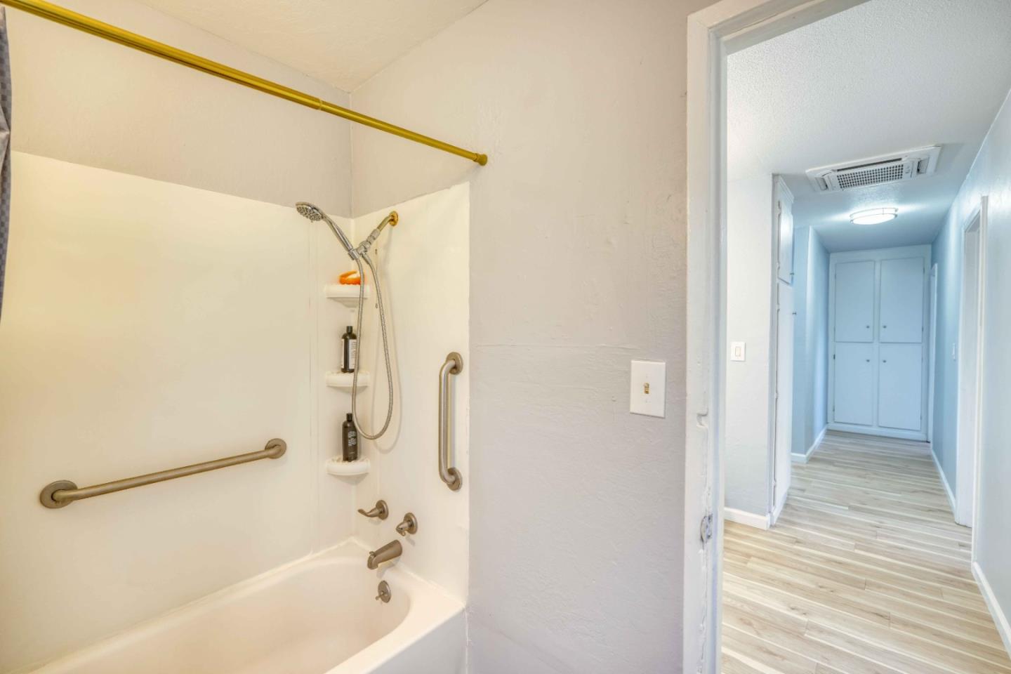 Detail Gallery Image 11 of 49 For 101 Garden St, East Palo Alto,  CA 94303 - 4 Beds | 1 Baths