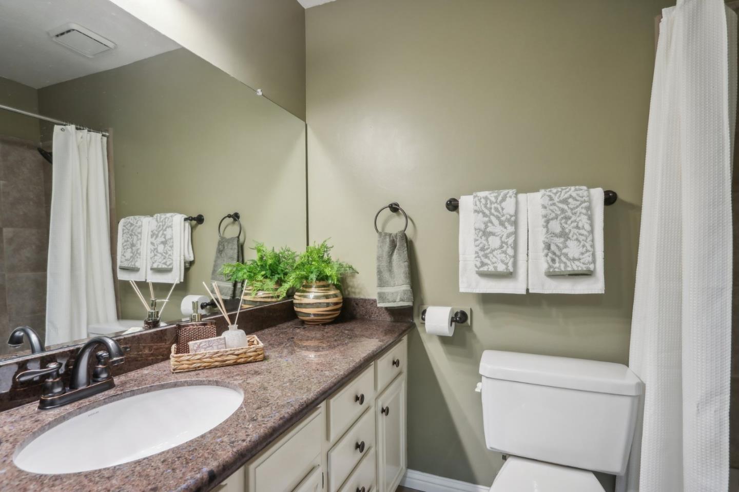 Detail Gallery Image 16 of 40 For 1959 Foxhall Loop, San Jose,  CA 95125 - 2 Beds | 2 Baths