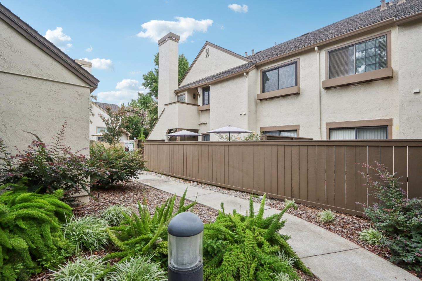 Detail Gallery Image 24 of 40 For 1959 Foxhall Loop, San Jose,  CA 95125 - 2 Beds | 2 Baths