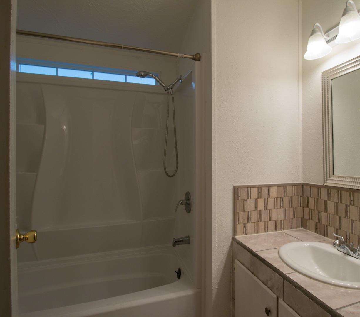 Detail Gallery Image 7 of 10 For 1500 Virginia Pl #161,  San Jose,  CA 95116 - 3 Beds | 2 Baths