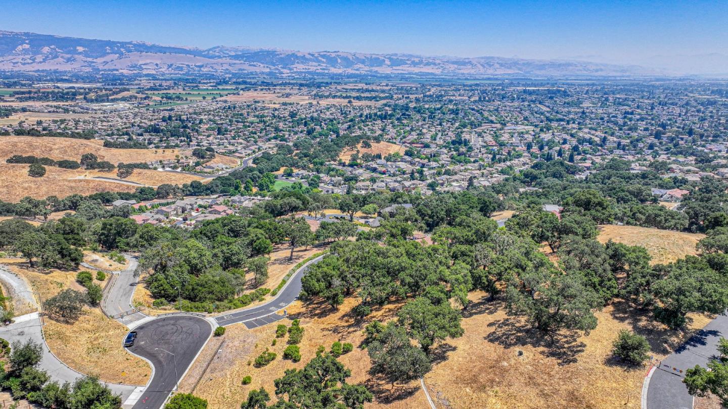 Detail Gallery Image 8 of 9 For 2283 Banyan Ct, Gilroy,  CA 95020 - – Beds | – Baths