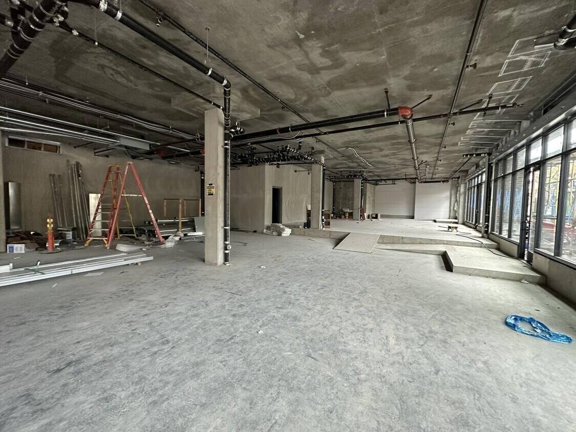 201 Grand Avenue, South San Francisco, California 94080, ,Commercial Lease,For Rent,201 Grand Avenue,ML81976580