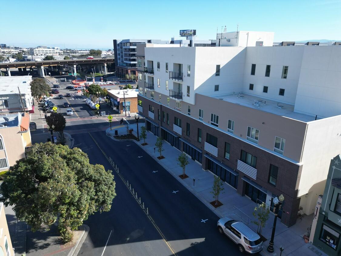 201 Grand Avenue, South San Francisco, California 94080, ,Commercial Lease,For Rent,201 Grand Avenue,ML81976580