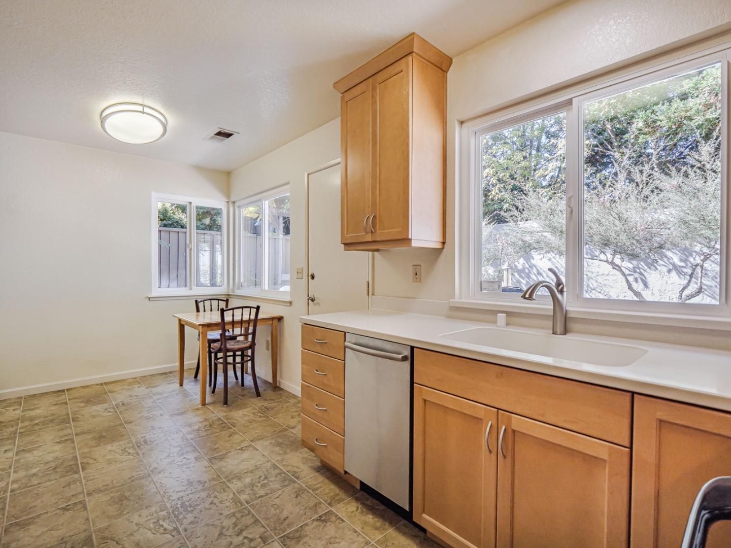 Detail Gallery Image 11 of 59 For 402 Sailfish Dr, Aptos,  CA 95003 - 2 Beds | 2 Baths