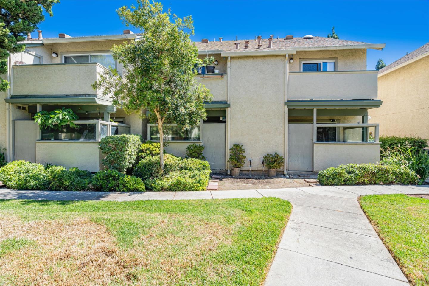 Detail Gallery Image 1 of 32 For 1071 Summerain Ct, San Jose,  CA 95122 - 2 Beds | 2/1 Baths