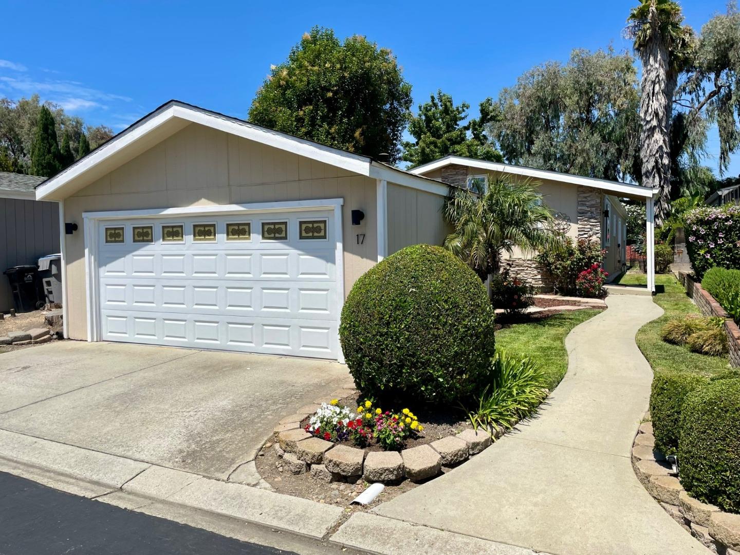 Detail Gallery Image 1 of 31 For 4271 N 1st St #17,  San Jose,  CA 95134 - 2 Beds | 2 Baths