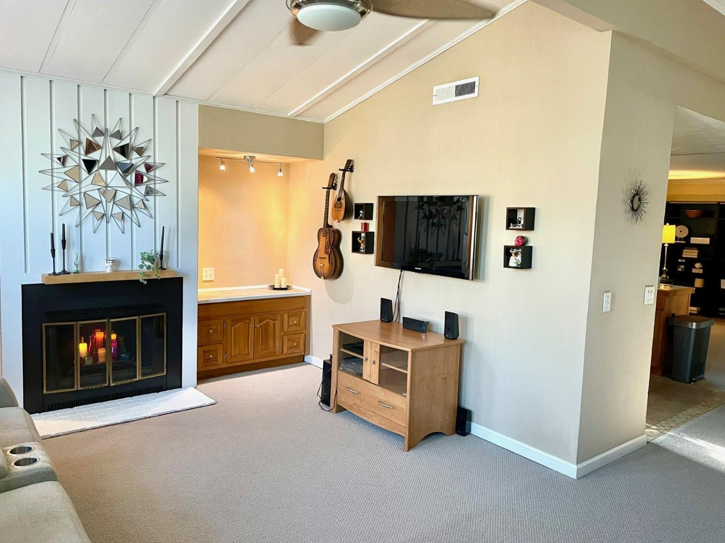 Detail Gallery Image 8 of 31 For 4271 N 1st St #17,  San Jose,  CA 95134 - 2 Beds | 2 Baths