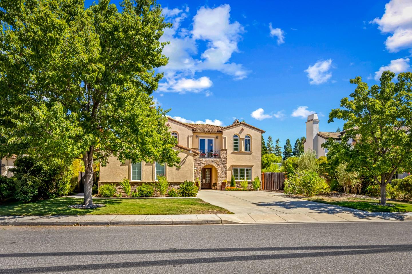 Detail Gallery Image 4 of 75 For 2040 Shafer Ave, Morgan Hill,  CA 95037 - 4 Beds | 3/1 Baths