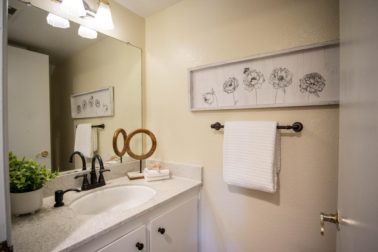 Detail Gallery Image 21 of 31 For 705 Whitewater Ct, San Jose,  CA 95133 - 2 Beds | 1/1 Baths