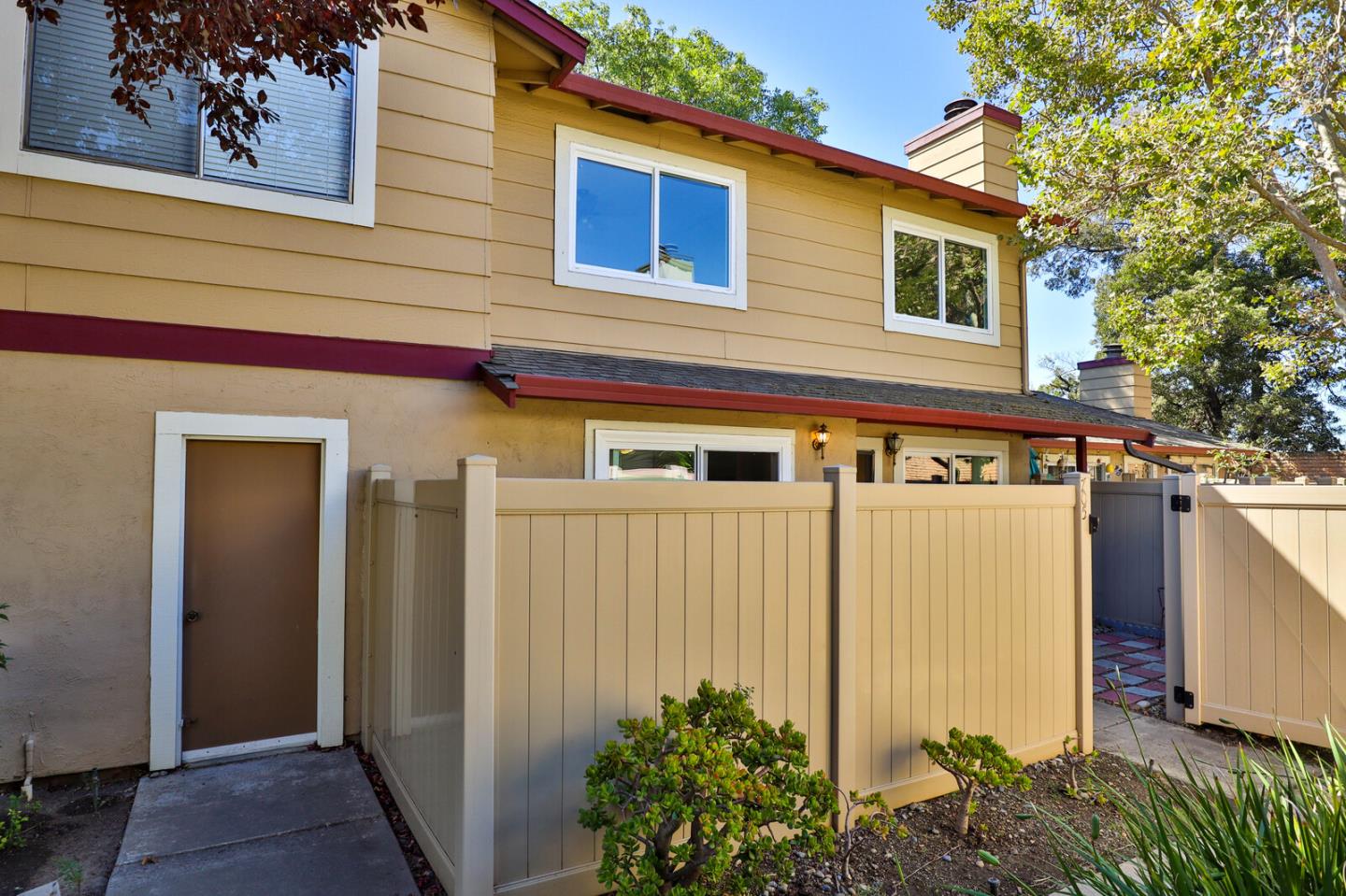 Detail Gallery Image 4 of 31 For 705 Whitewater Ct, San Jose,  CA 95133 - 2 Beds | 1/1 Baths