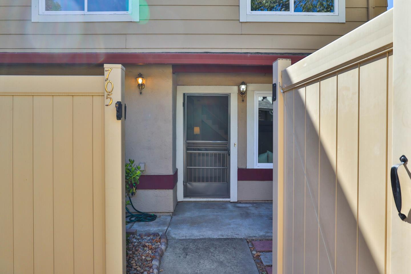 Detail Gallery Image 5 of 31 For 705 Whitewater Ct, San Jose,  CA 95133 - 2 Beds | 1/1 Baths