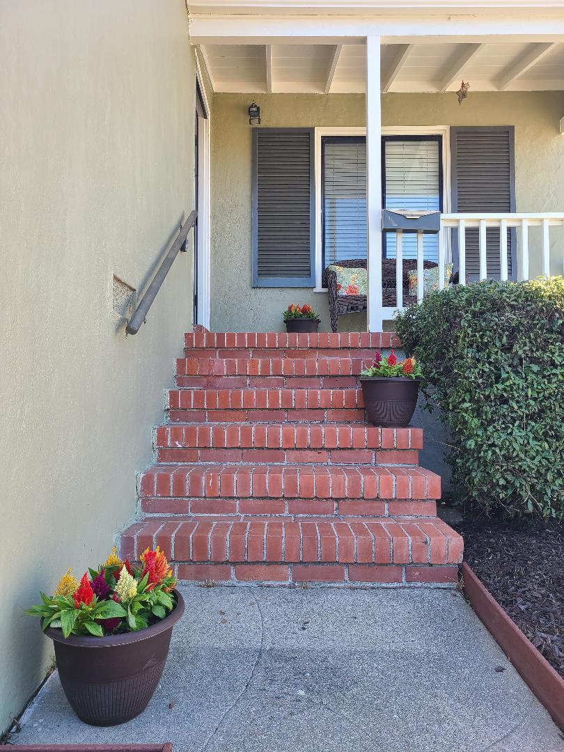 Detail Gallery Image 5 of 31 For 106 Manor Dr, South San Francisco,  CA 94080 - 2 Beds | 1 Baths