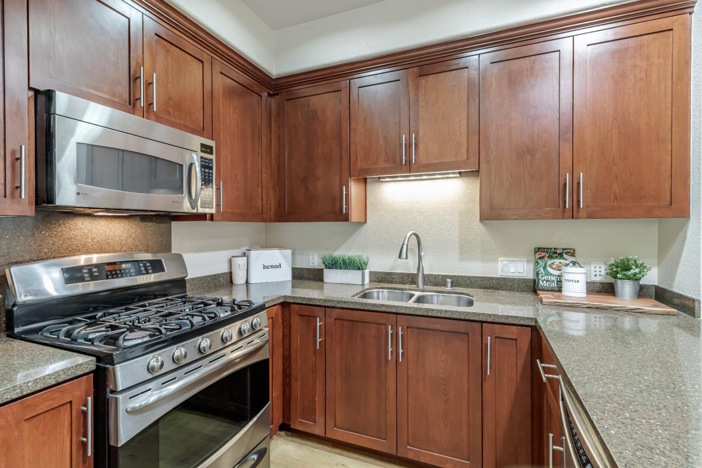 Detail Gallery Image 11 of 32 For 20128 Stevens Creek Blvd #101,  Cupertino,  CA 95014 - 2 Beds | 2 Baths