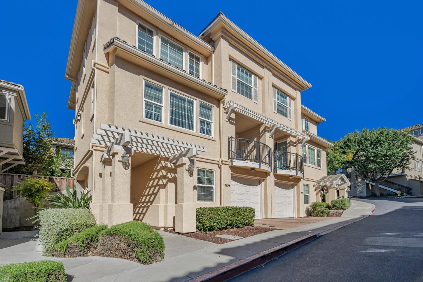 Detail Gallery Image 3 of 51 For 2650 Villa Cortona Way, San Jose,  CA 95125 - 4 Beds | 3/1 Baths