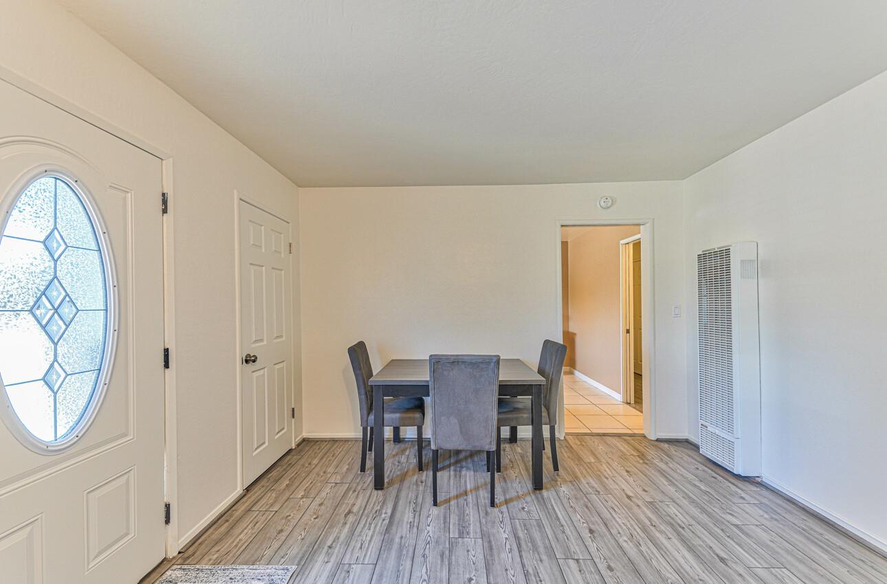 Detail Gallery Image 9 of 28 For 26 Young Dr, Salinas,  CA 93901 - 3 Beds | 1/1 Baths