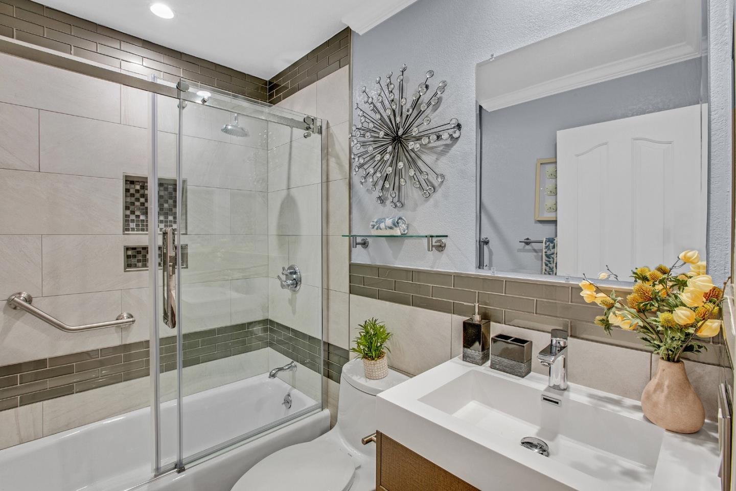 Detail Gallery Image 9 of 41 For 656 Youngs Ct, San Jose,  CA 95127 - 3 Beds | 2 Baths