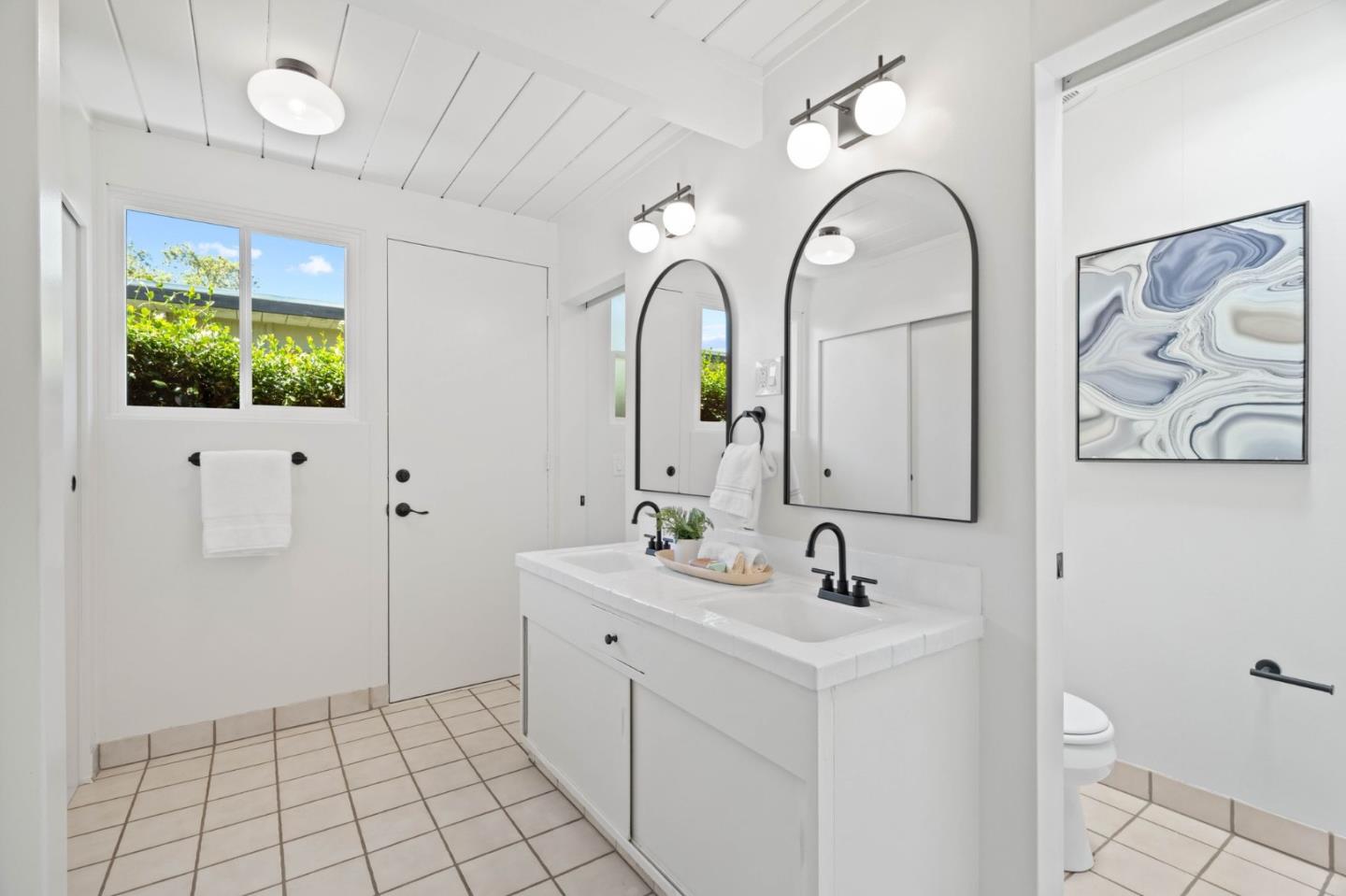 Detail Gallery Image 25 of 38 For 2621 Greer Rd, Palo Alto,  CA 94303 - 5 Beds | 2 Baths