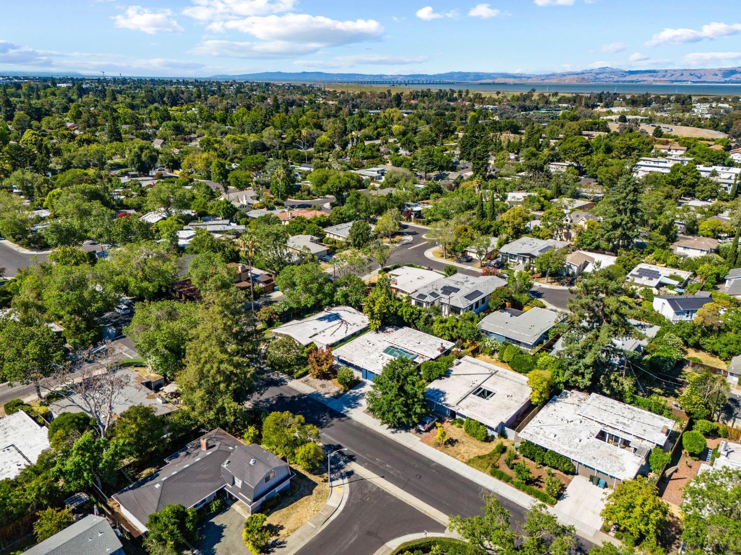 Detail Gallery Image 35 of 38 For 2621 Greer Rd, Palo Alto,  CA 94303 - 5 Beds | 2 Baths