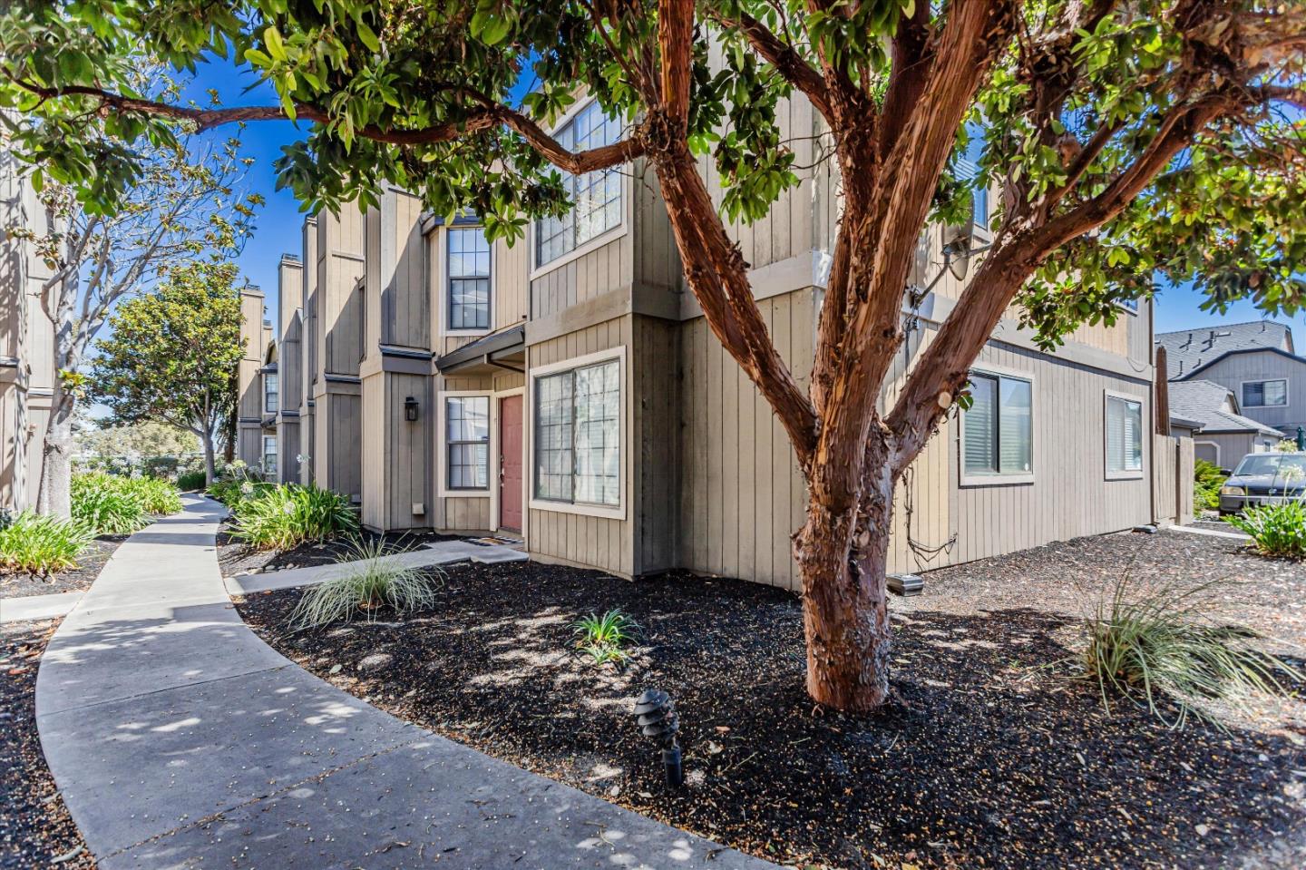 Detail Gallery Image 3 of 32 For 241 #D Gibson #D48,  Hollister,  CA 95023 - 3 Beds | 1/1 Baths