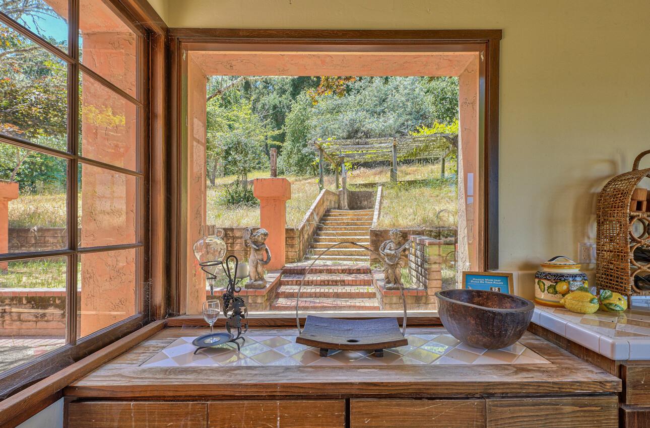 Detail Gallery Image 14 of 64 For 18820 Cachagua Rd, Carmel Valley,  CA 93924 - 7 Beds | 6/1 Baths