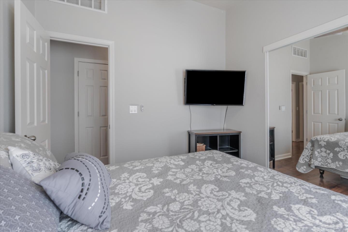 Detail Gallery Image 20 of 43 For 325 Sylvan Ave #74,  Mountain View,  CA 94041 - 3 Beds | 2 Baths