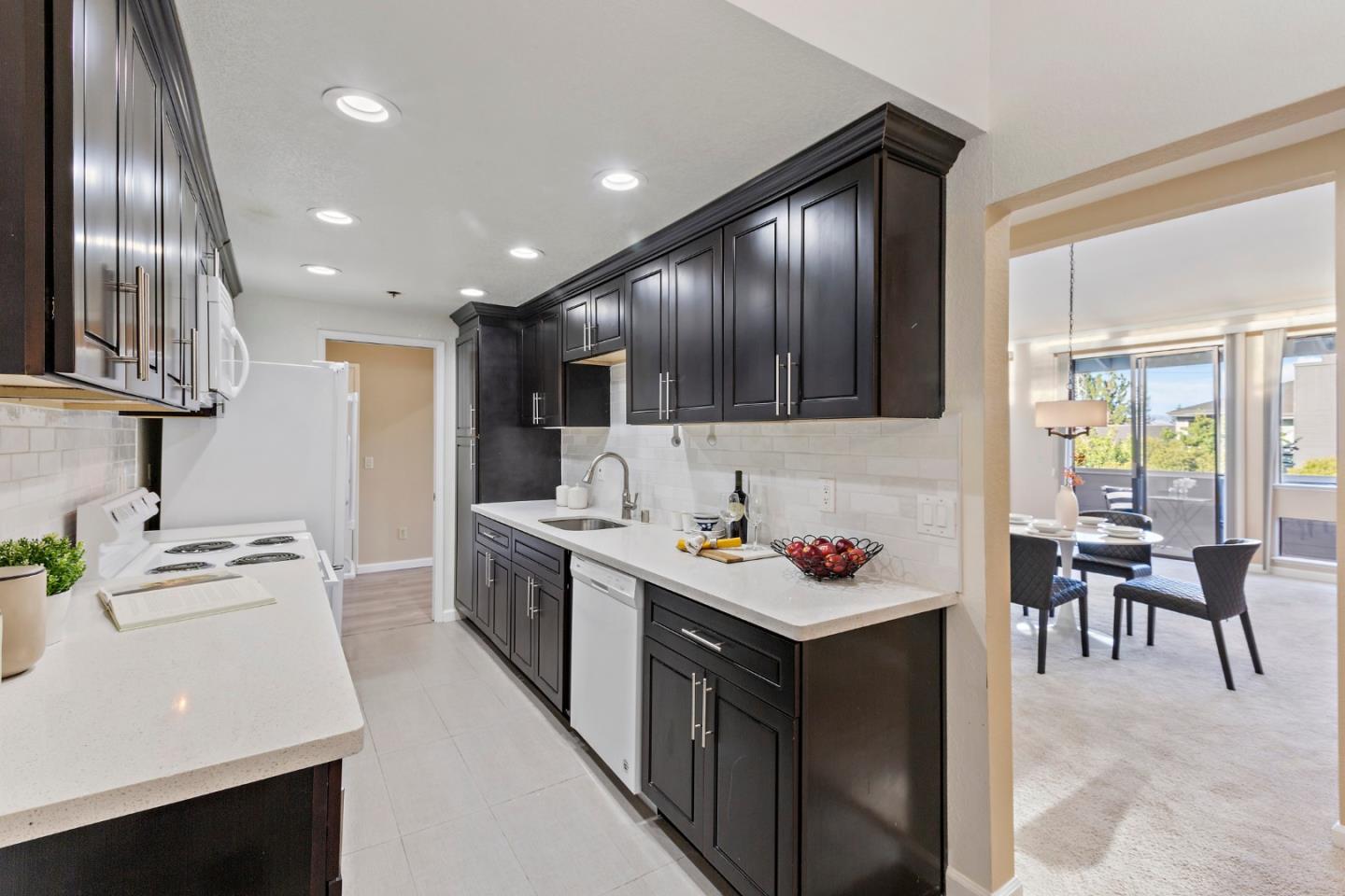 Detail Gallery Image 11 of 35 For 22330 Homestead Rd #313,  Cupertino,  CA 95014 - 2 Beds | 2 Baths