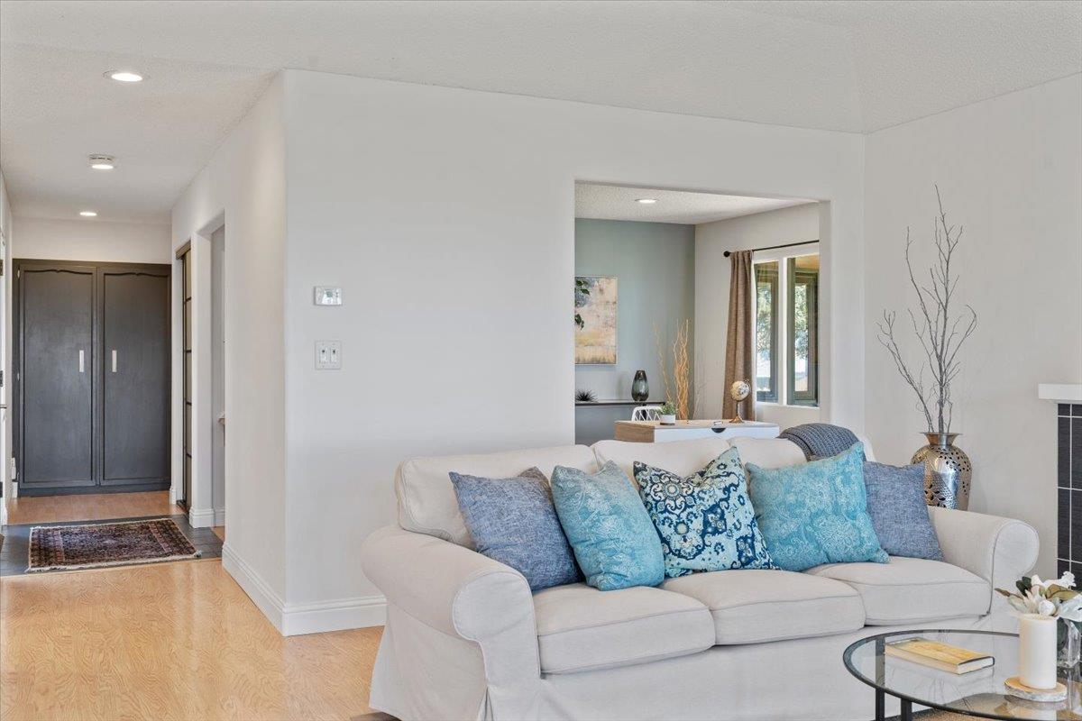 Detail Gallery Image 14 of 76 For 34 Del Mesa Carmel, Carmel,  CA 93923 - 2 Beds | 2 Baths