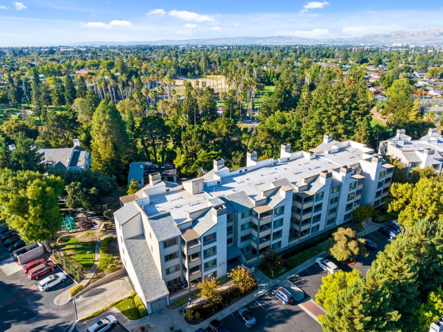 Detail Gallery Image 1 of 47 For 1271 Poplar Ave #210,  Sunnyvale,  CA 94086 - 3 Beds | 2 Baths