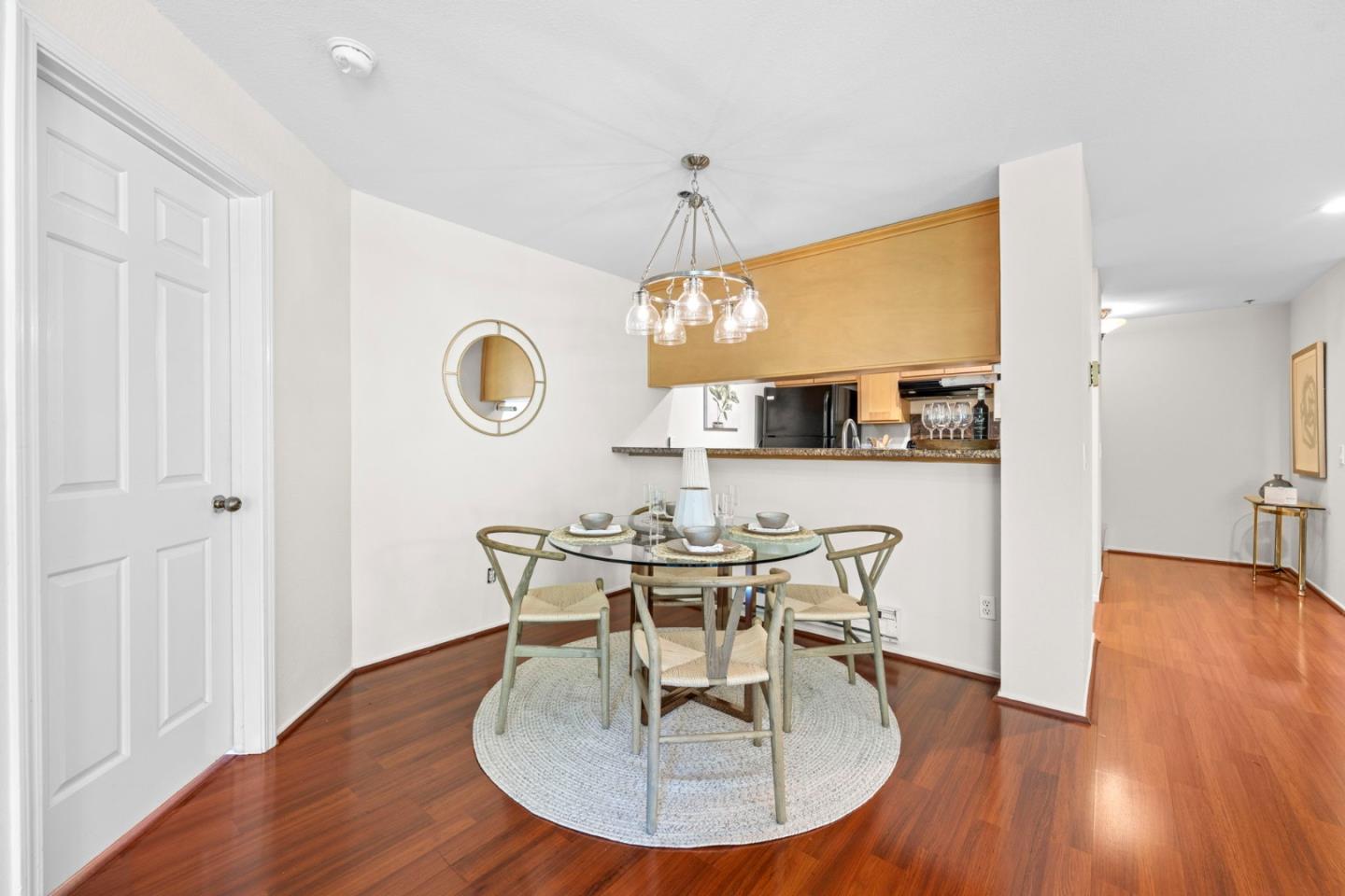 Detail Gallery Image 6 of 47 For 1271 Poplar Ave #210,  Sunnyvale,  CA 94086 - 3 Beds | 2 Baths