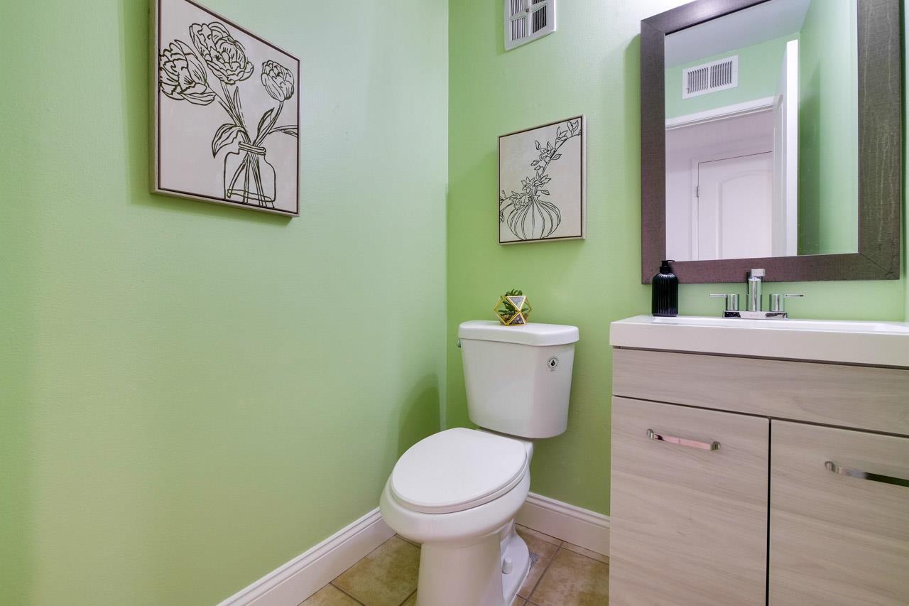 Detail Gallery Image 17 of 35 For 152 Beach Park Blvd, Foster City,  CA 94404 - 2 Beds | 1/1 Baths