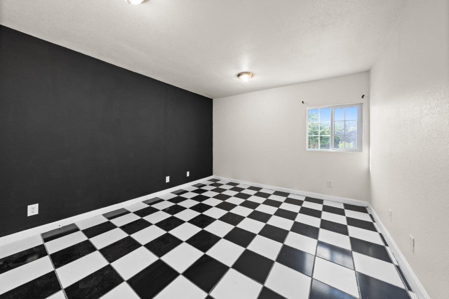 Detail Gallery Image 13 of 27 For 48 Harlan St, San Leandro,  CA 94577 - 2 Beds | 2 Baths