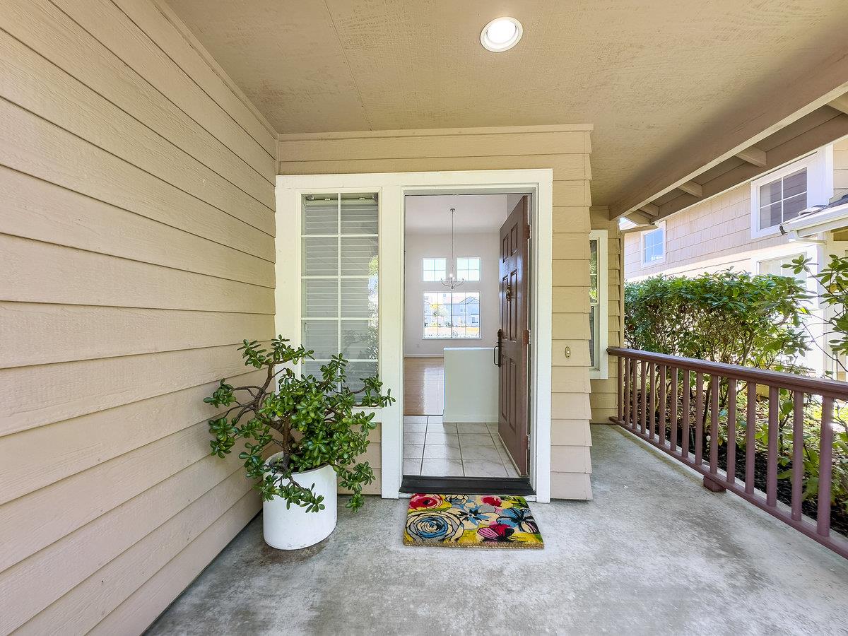 Detail Gallery Image 3 of 53 For 332 Mindanao Dr, Redwood Shores,  CA 94065 - 3 Beds | 2/1 Baths