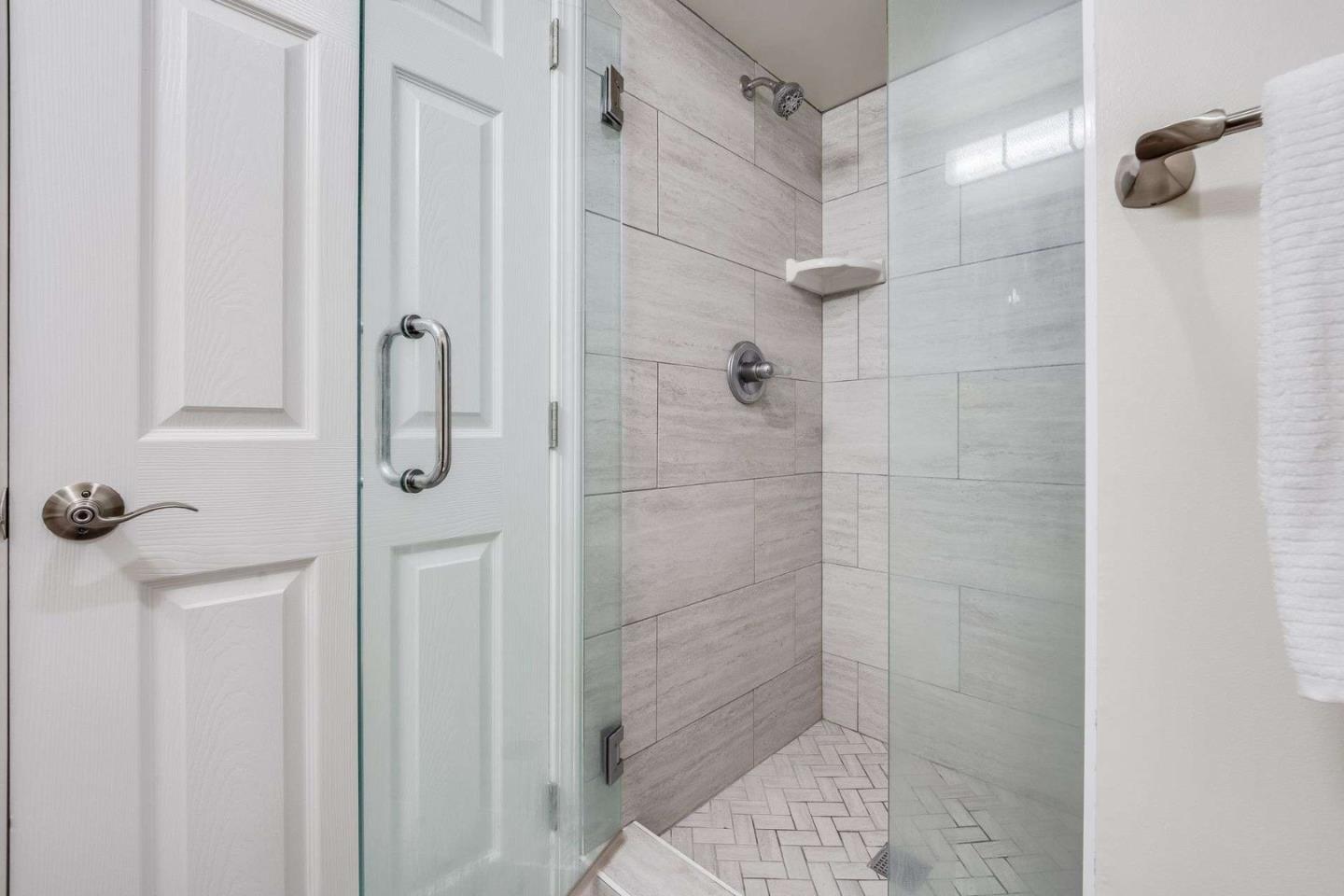 Detail Gallery Image 29 of 37 For 444 E St, Colma,  CA 94014 - 5 Beds | 2/1 Baths