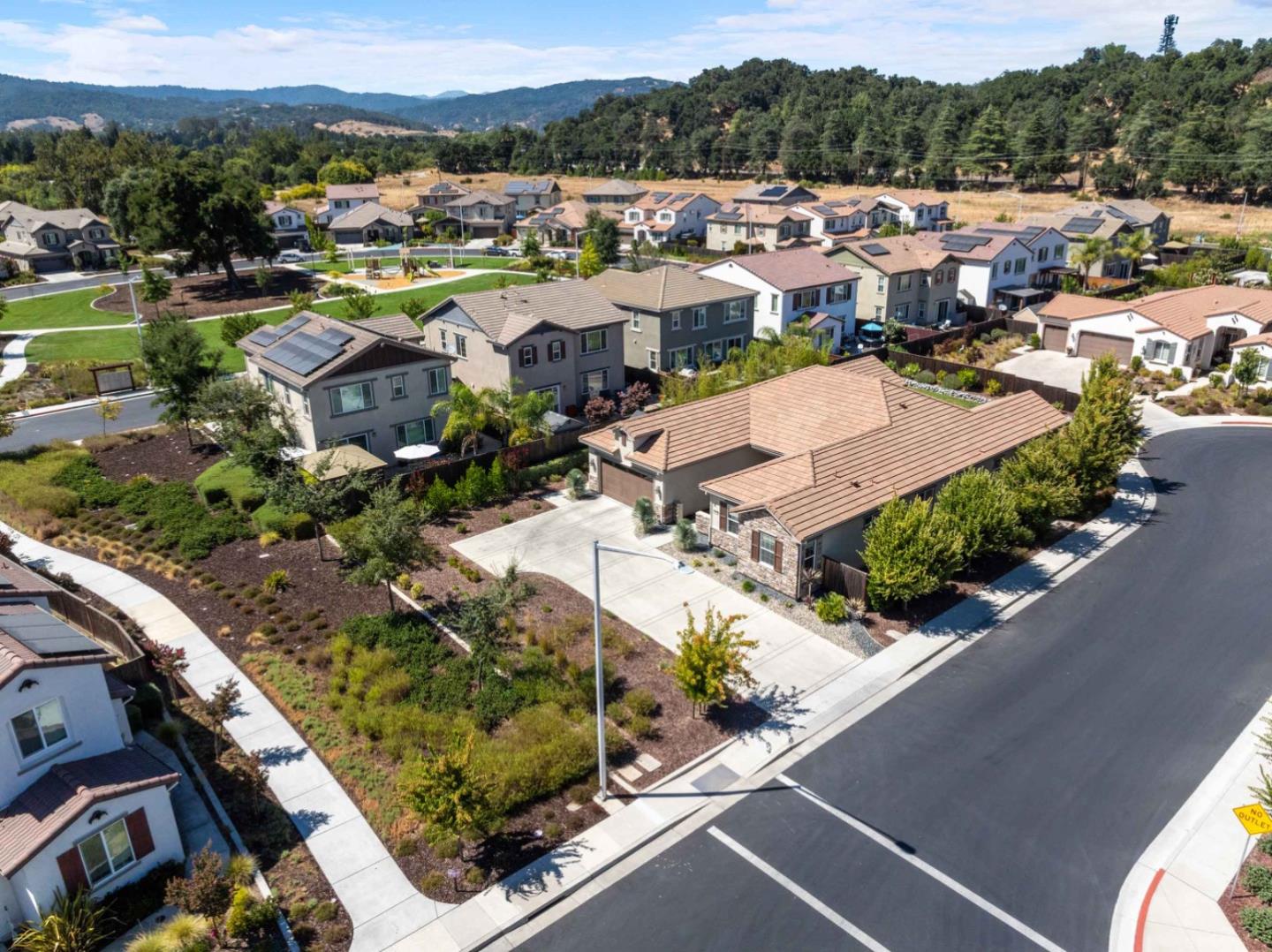 Detail Gallery Image 43 of 46 For 7887 Cumin Ct, Gilroy,  CA 95020 - 4 Beds | 3 Baths